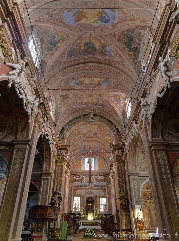 Momo (Novara) - Interni della Chiesa della Natività di Maria Vergine